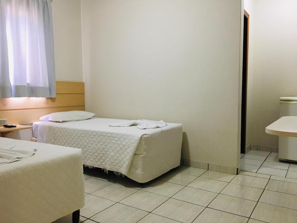 Hotel Paris Curitibanos Bagian luar foto