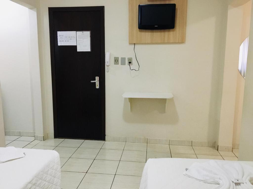 Hotel Paris Curitibanos Bagian luar foto