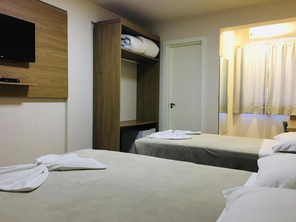 Hotel Paris Curitibanos Bagian luar foto