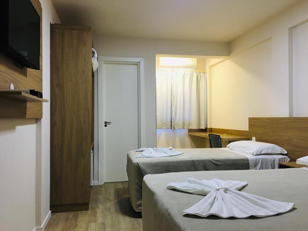 Hotel Paris Curitibanos Bagian luar foto